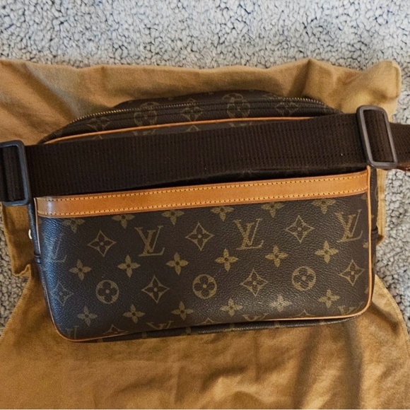 Louie Vuitton Preloved Authentic Monogram Reporters PM Bag with Date code. - Picture 3 of 15